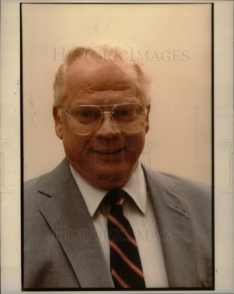 1983 Press Photo Dwayne Riley Newsman - Historic Images