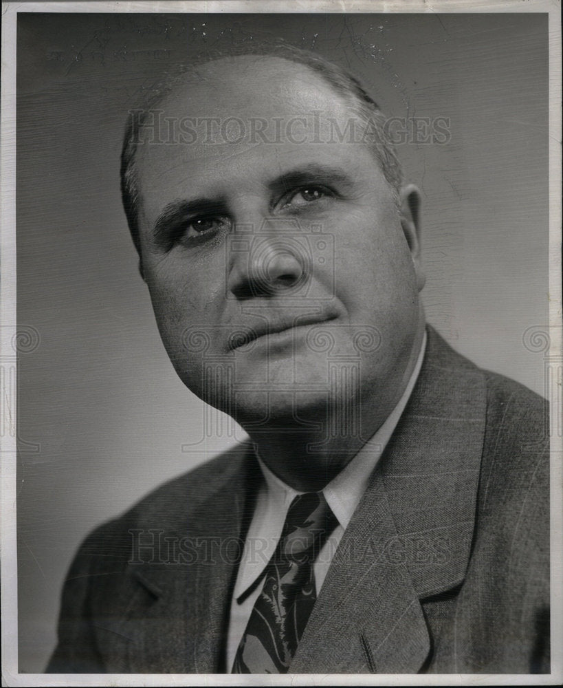 1951 Press Photo Grand Rapids Broker Howell H. Ridley - Historic Images