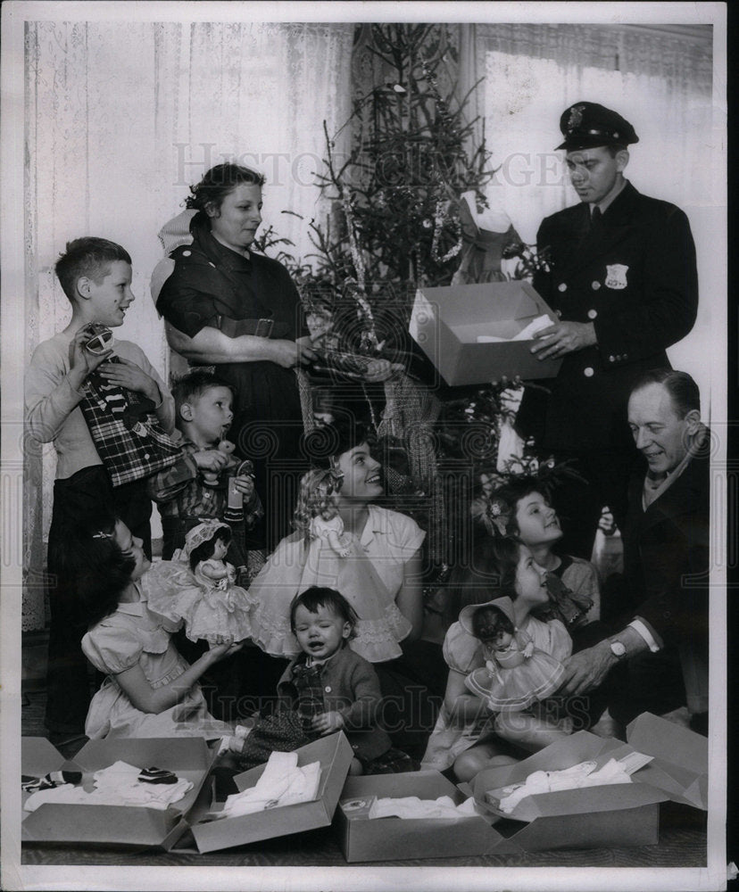 1953 Press Photo Old Newsboys - Historic Images