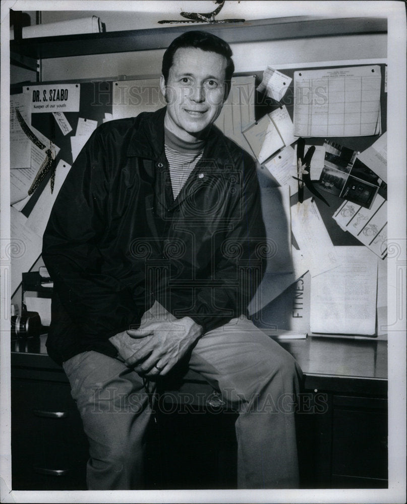 1972 Press Photo Ralph Grubb, Pontiac Central BB Coach - Historic Images