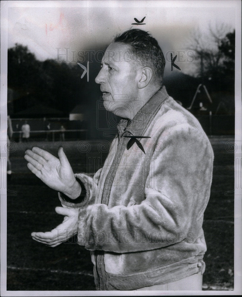 1954 Press Photo Coach Harold Grove Mumford High - Historic Images