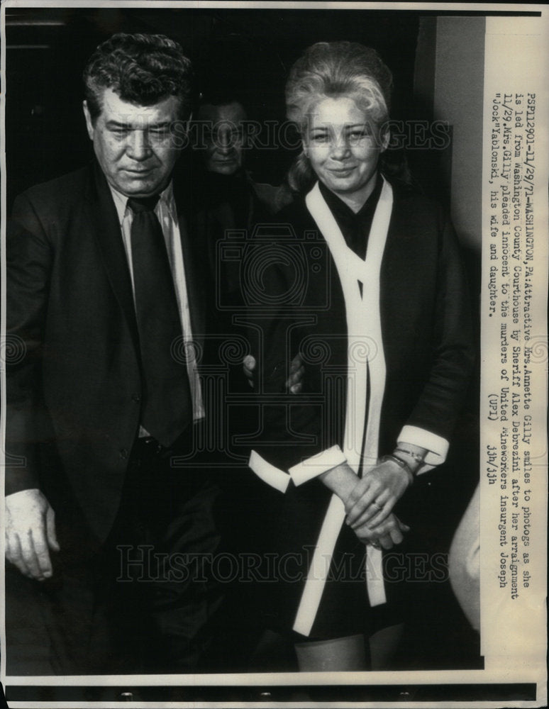 1971 Press Photo Mrs. Gilly Sheriff Debrezini murder - Historic Images