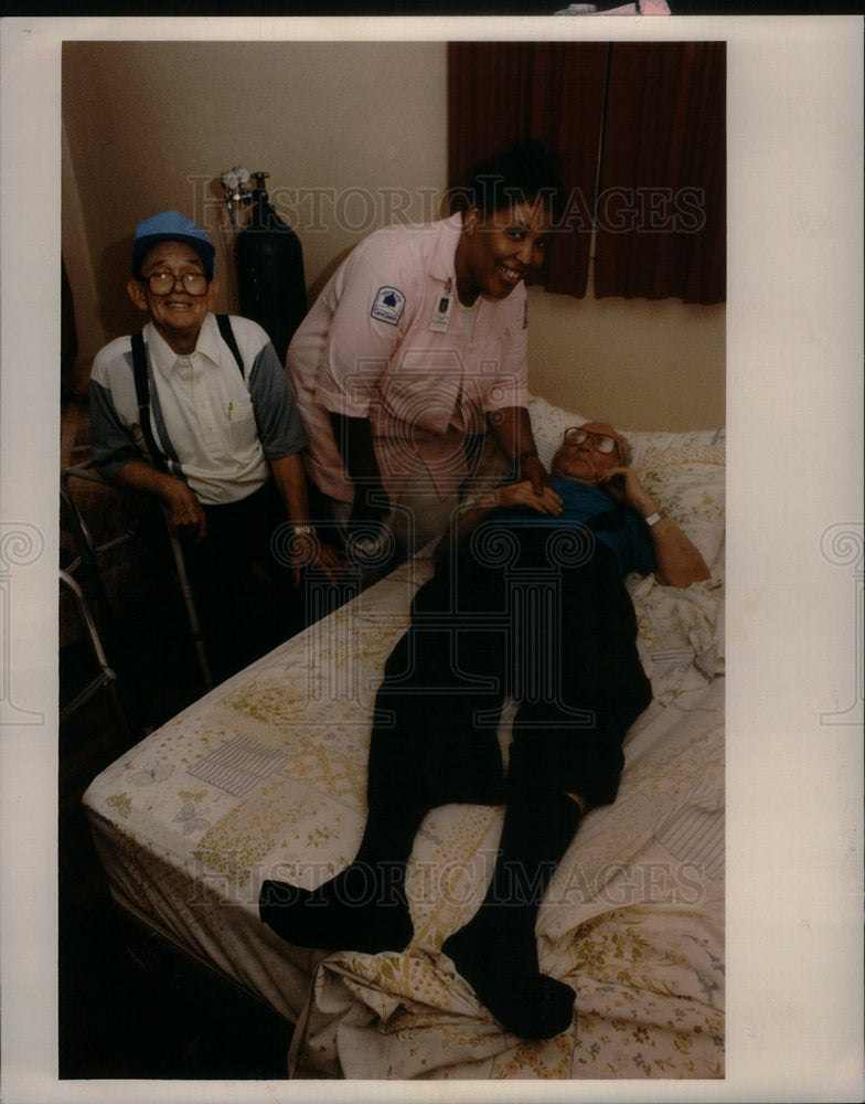 1993 Press Photo Caregivers volunteer Carolyn Norman - Historic Images