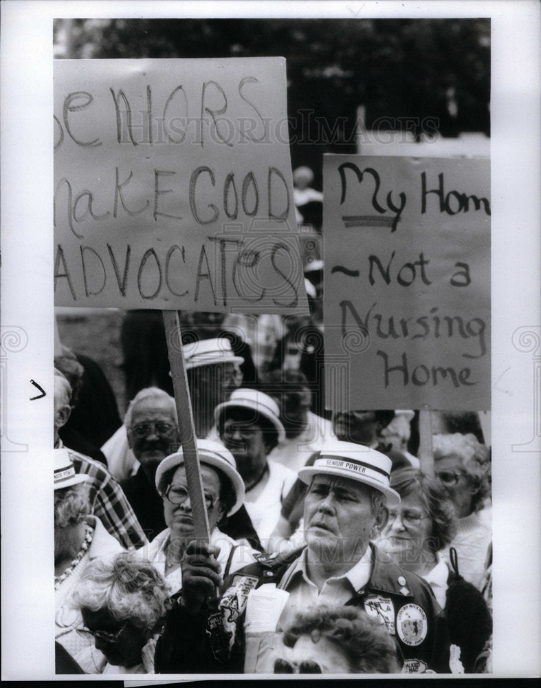 1990 Press Photo Senior citizens rally march Capitol - Historic Images