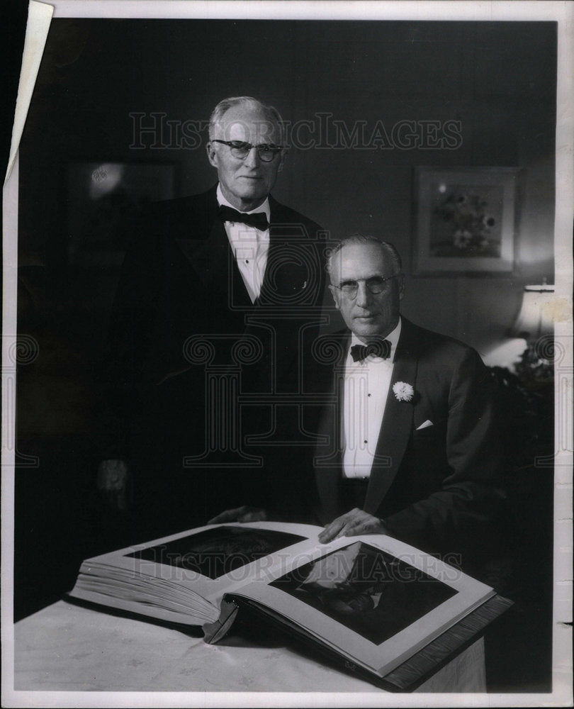 1953 Press Photo Mueller Brass Company&#39;s Fred Riggin - Historic Images