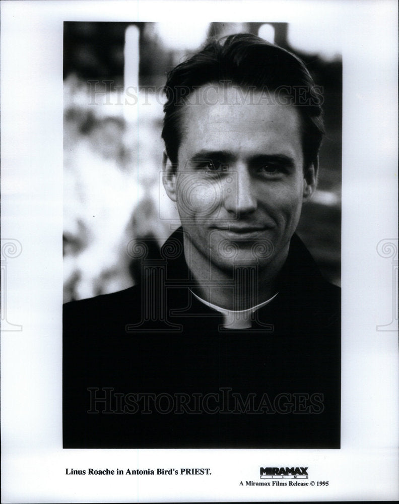 1995 Press Photo Linus Roache In Antonia Bird's Priest - Historic Images
