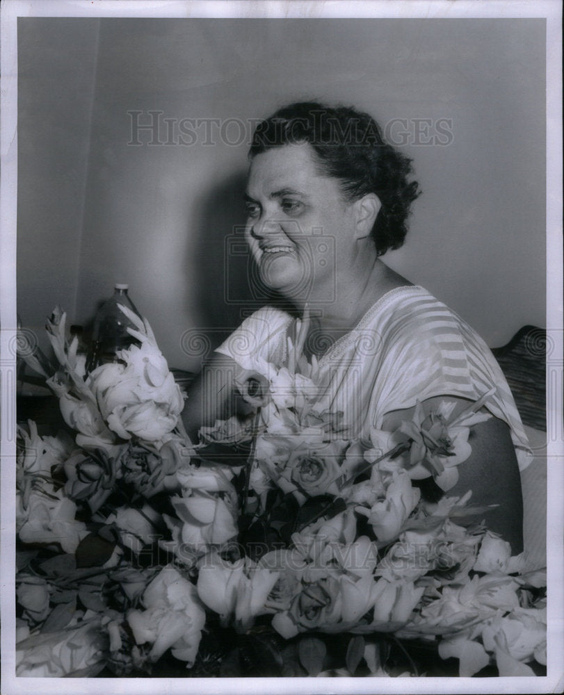 1956 Press Photo Mrs. Alfred Ricker - Historic Images