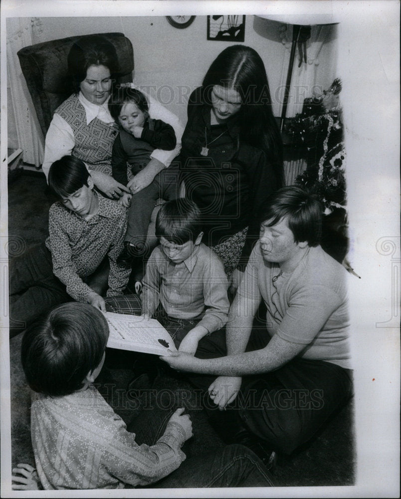 1972 Press Photo Police Widows - Historic Images