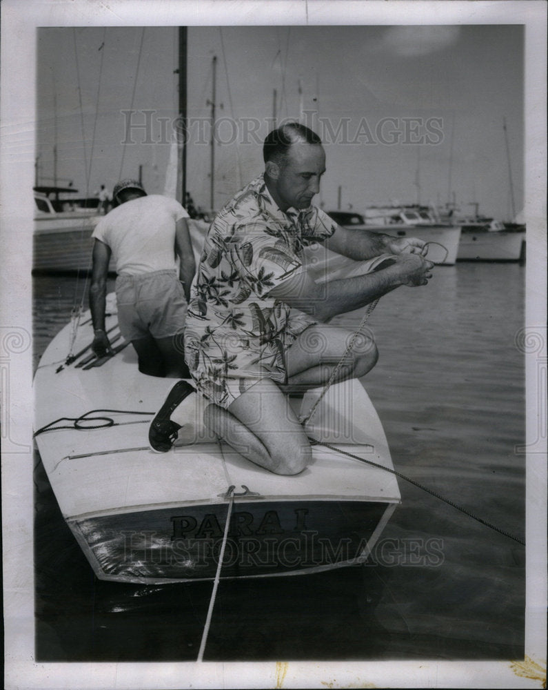 1951 Press Photo Robert Reithmiller Detroit Physician - Historic Images