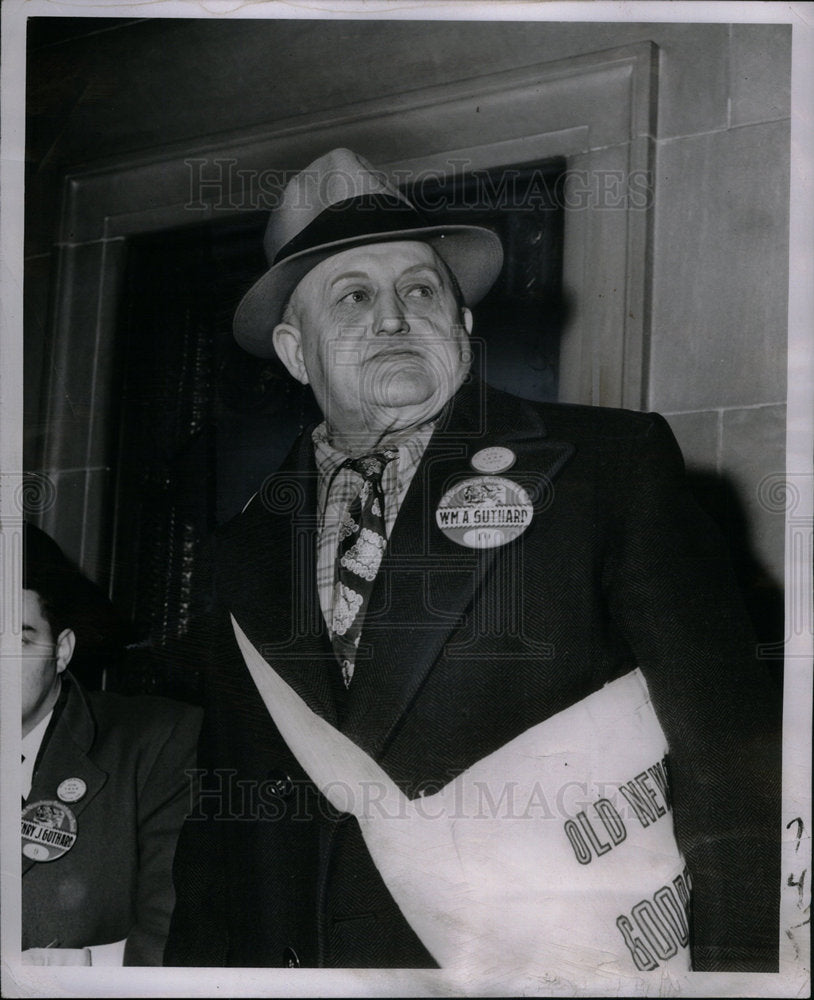 1950 Press Photo William Guthland Old Newsboy - Historic Images