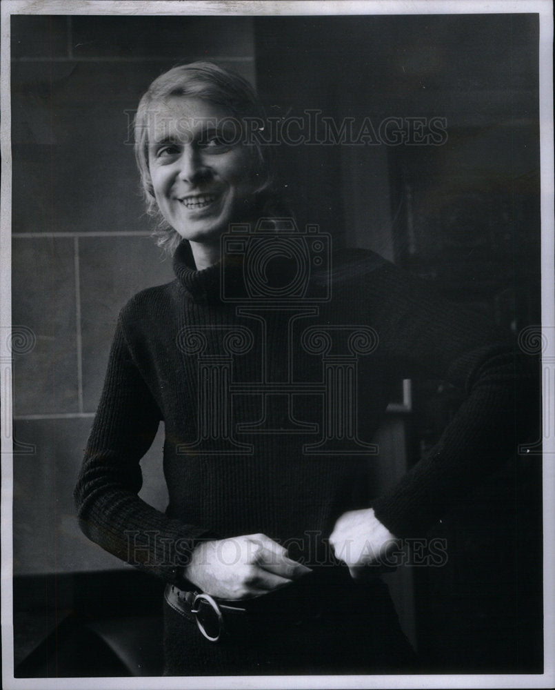 1971 Press Photo Haldun Guvan Mr. Twiggy Model - Historic Images