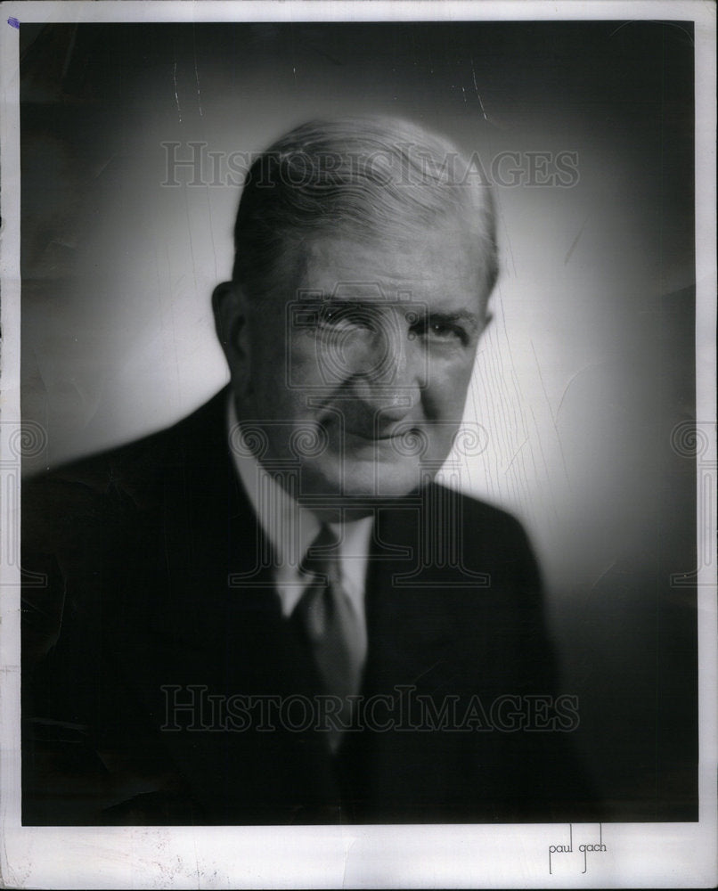 1952 Press Photo Detroit Physician Dr. James Robb - Historic Images