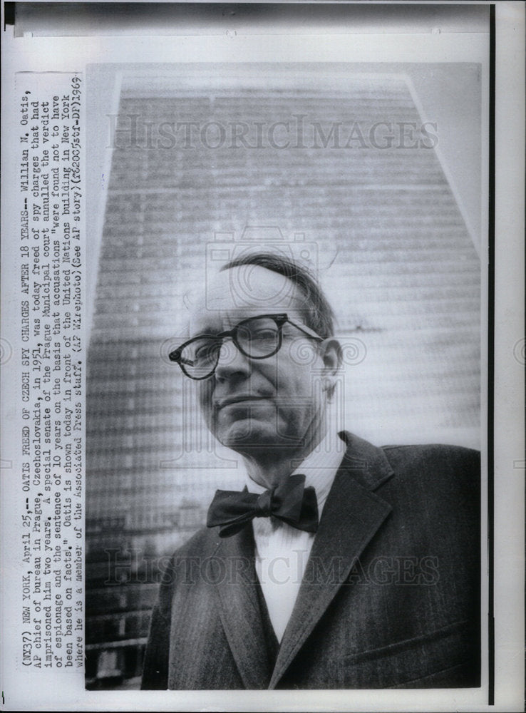 1969 Press Photo William N. Oatis  AP Bureau Chief - Historic Images