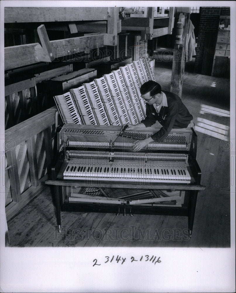 1964 Press Photo David Wermuth Put Final Touch On Piano - Historic Images