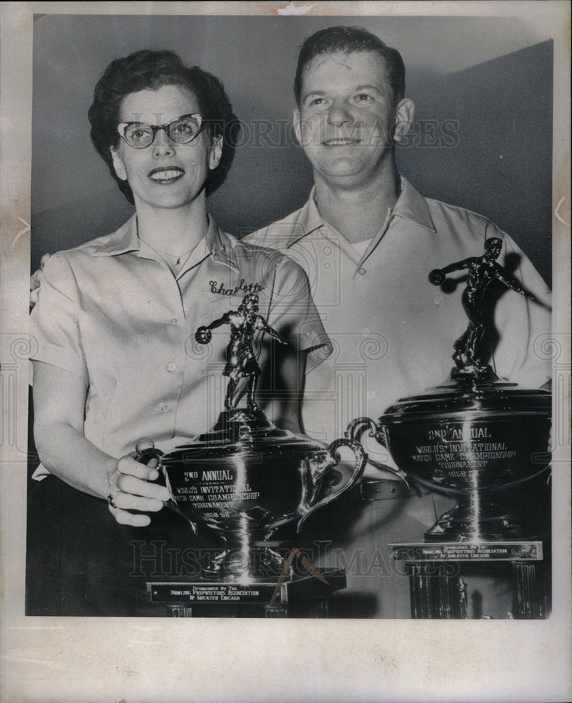 1958 Press Photo Bowlers Charlotte Ed Snbanski - Historic Images