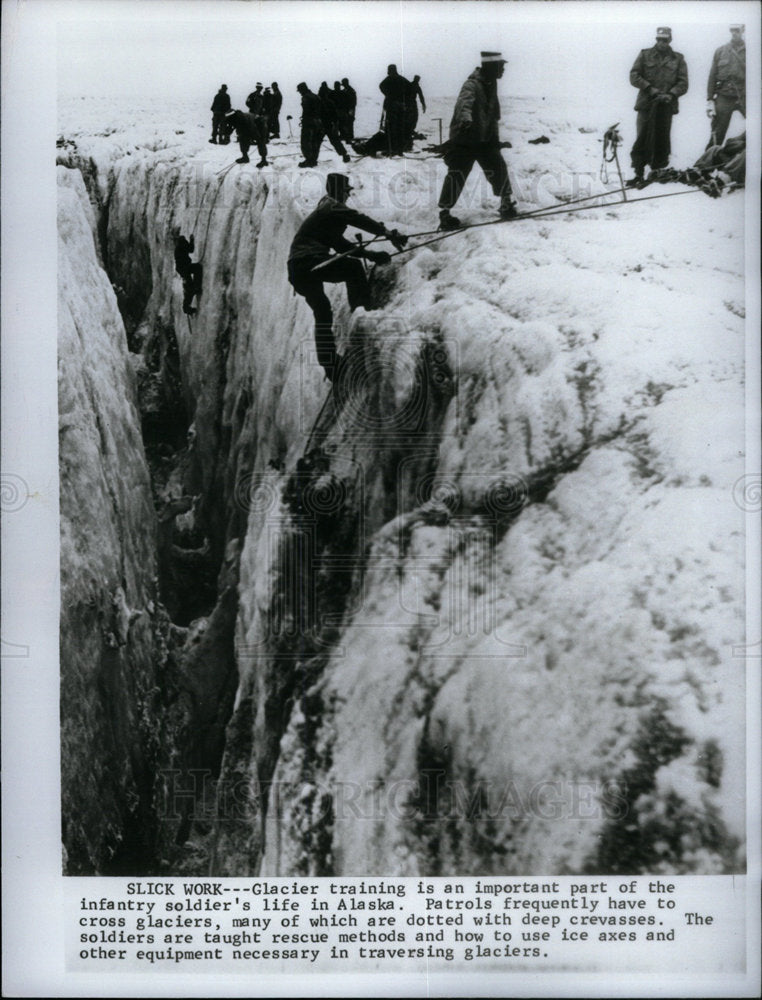 1968 Press Photo Infantry Soldiers Glacier Training - Historic Images