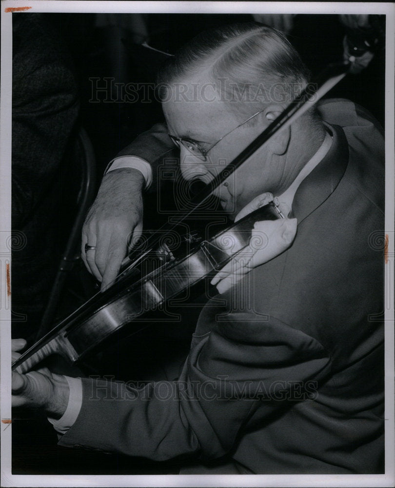 1948 Press Photo Carl Carlson 2nd Violin Orchestra - Historic Images