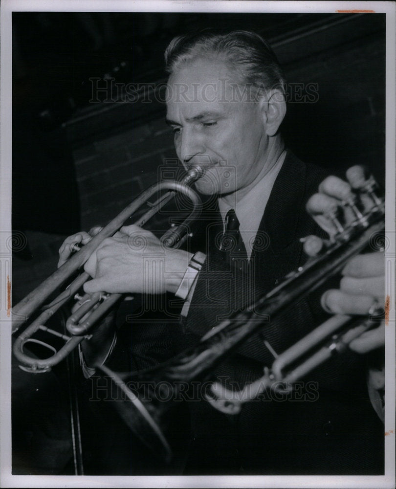 1948 Press Photo Plymouth Symphony Orchestra Trumpet - Historic Images