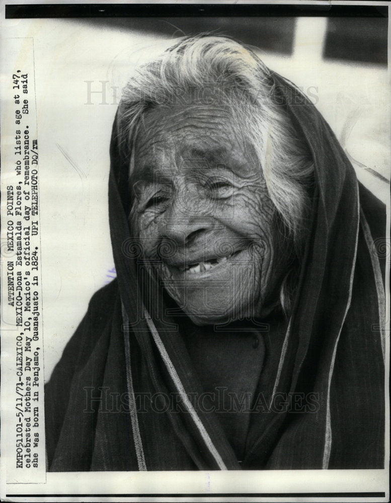 1971 Press Photo Old People Dona Estamalda Flores - Historic Images