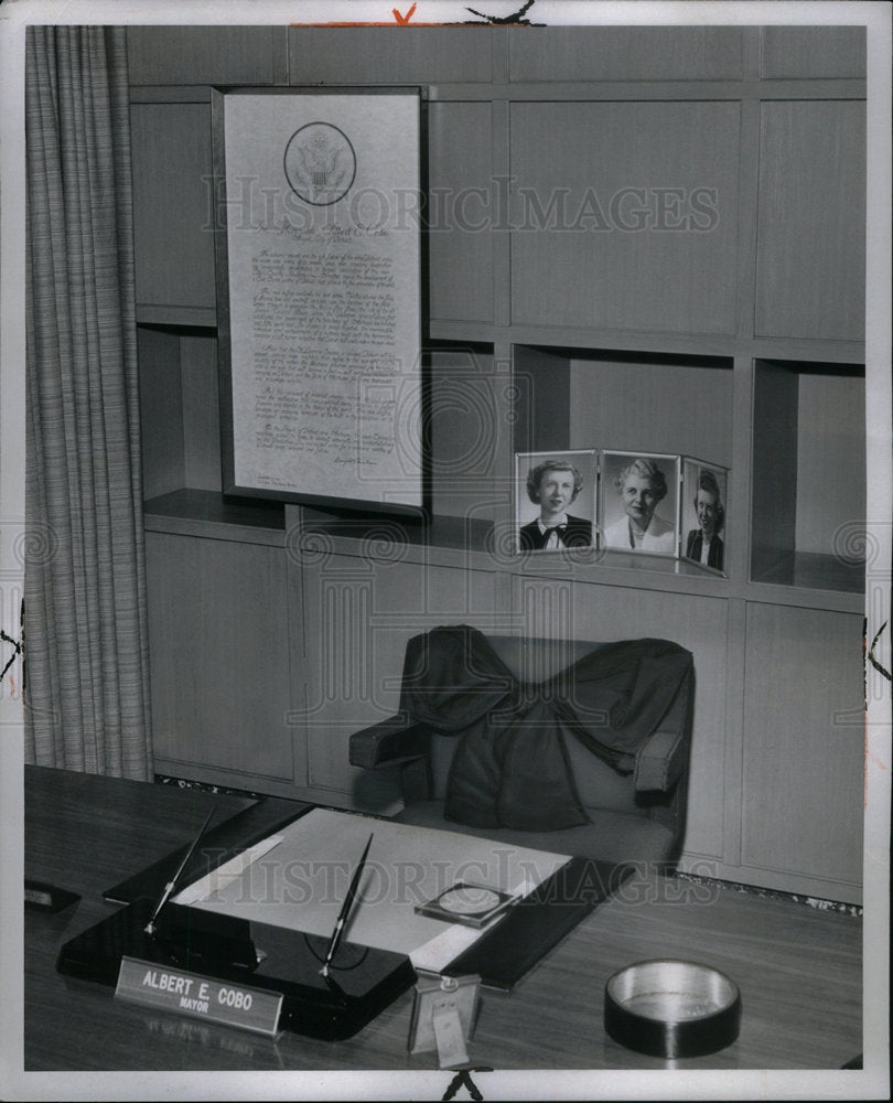 1957 Press Photo Detroit Mayor Albert E. Cobo&#39;s Office - Historic Images