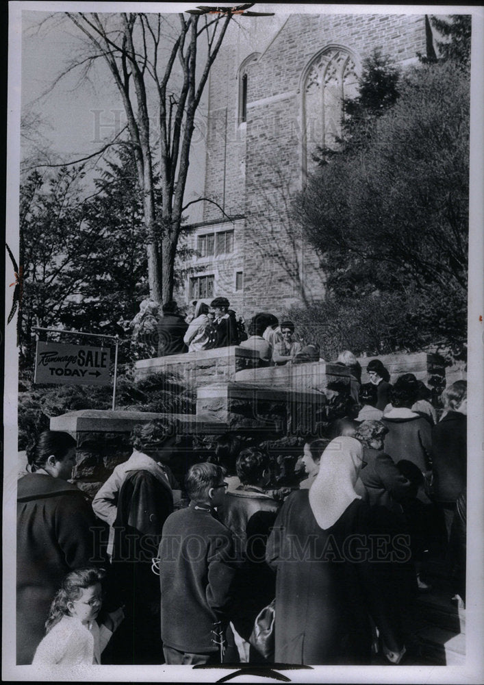 1967 Press Photo Christ Church Cranbrook Rummage Sale - Historic Images