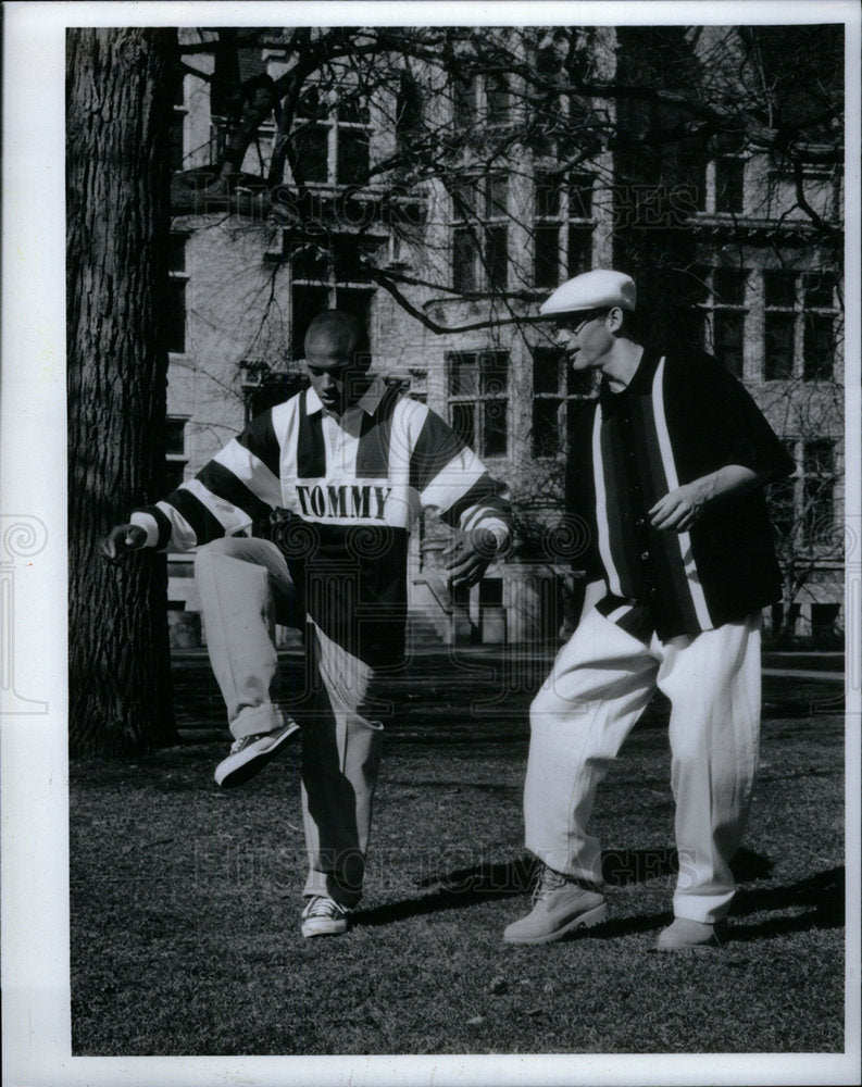 1994 Press Photo Hip Hop Preppy Cerdit University Fashi - Historic Images