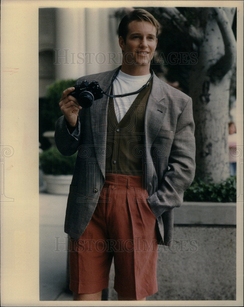 1989 Press Photo Ronaldus Shamask Jacket And Shorts - Historic Images