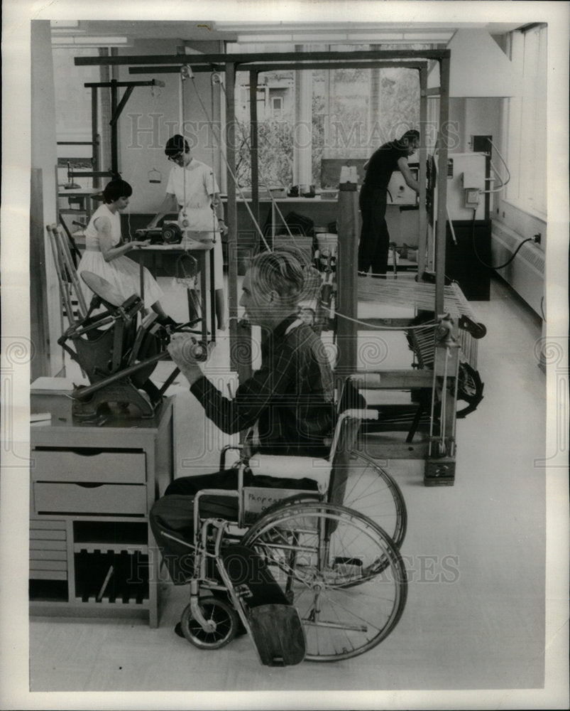 Press Photo Schwab Rehabilitation Hospital airy therapy - Historic Images