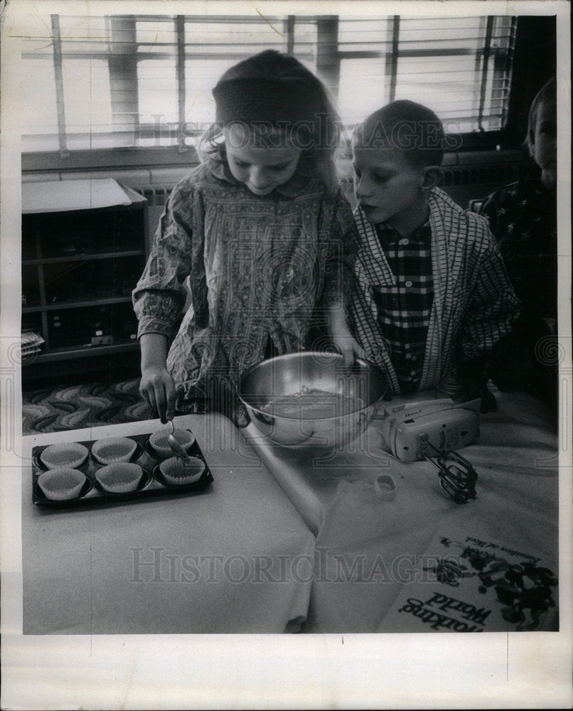 1964 Press Photo Students Science Research Associates - Historic Images