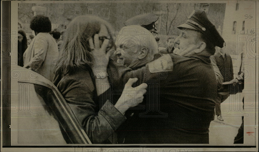 1971 Press Photo Riots Demonstrators Boston Statehouse - Historic Images