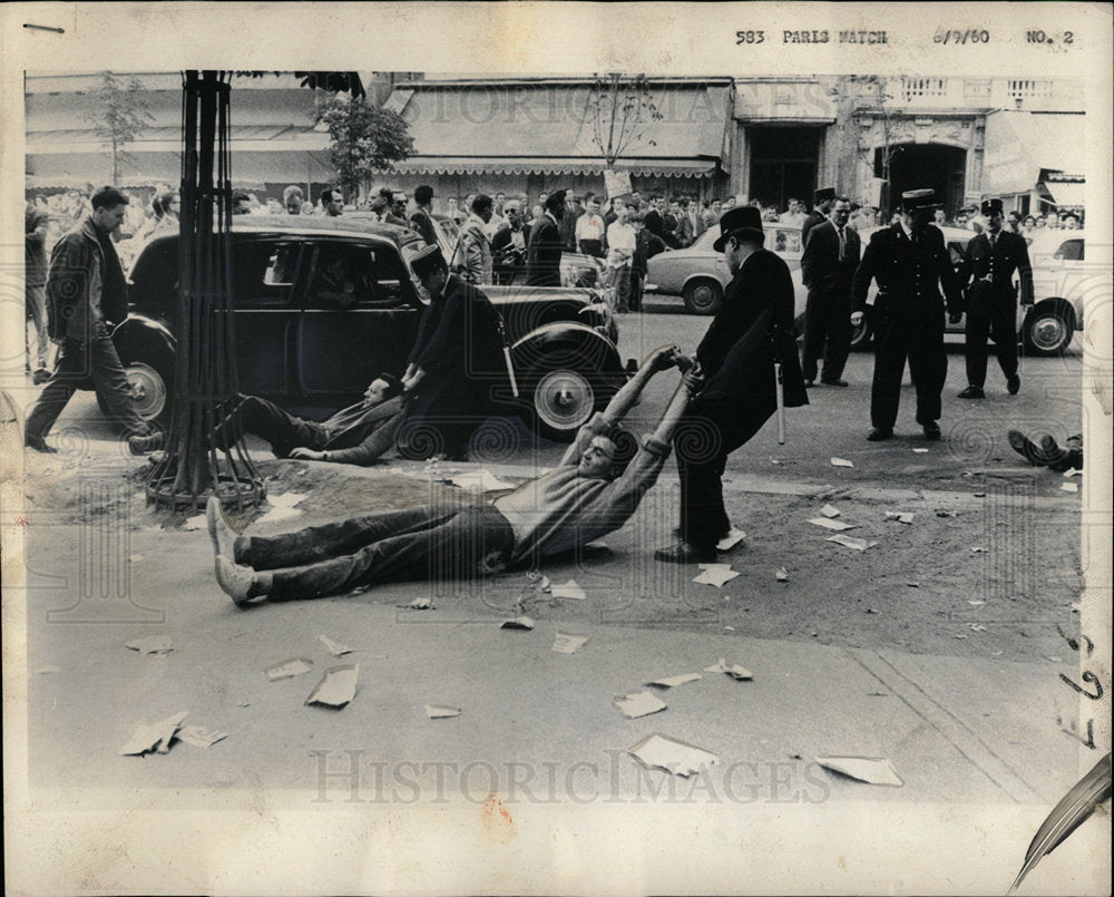 1960 Press Photo Demonstrators Protest Paris France - Historic Images