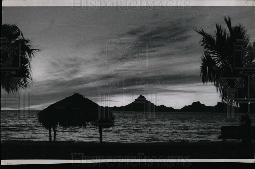 1965 Press Photo Seashore near Guaymas Mexico - Historic Images