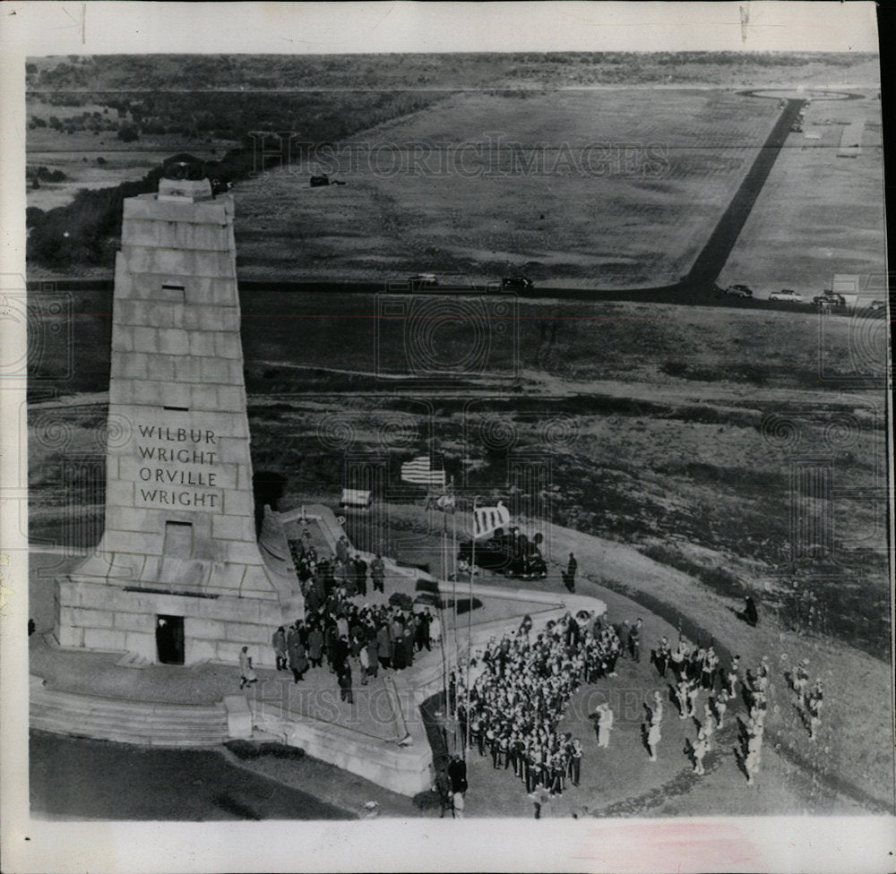 1953 Press Photo Plane Ceremony Atop Kill Devil Hill - Historic Images