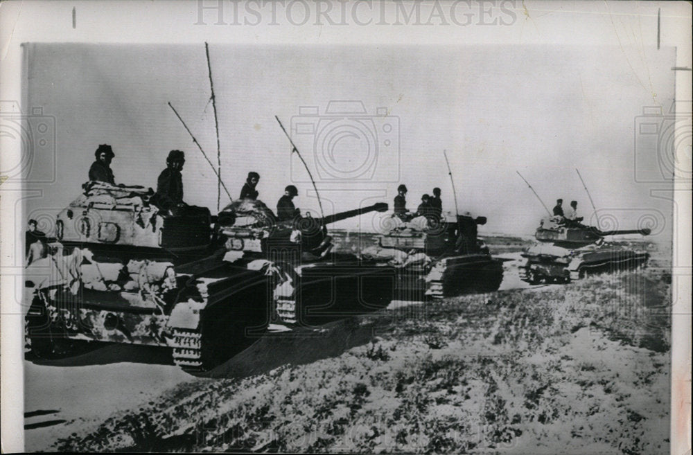 1957 Press Photo Line of Israeli Tanks on Rafa Road - Historic Images