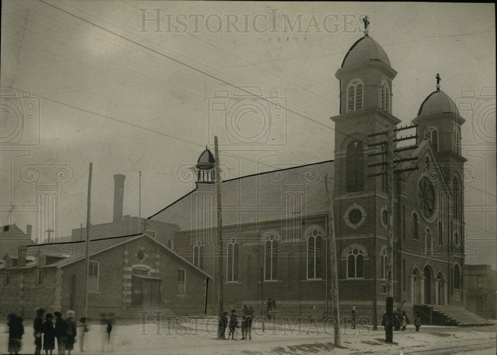 1933 Press Photo Mt. Carmel Church and School - Historic Images