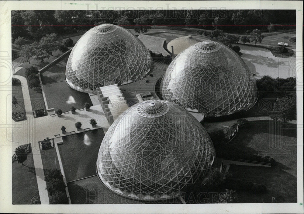 1983 Press Photo Mitchell Park Conservatory domes - Historic Images