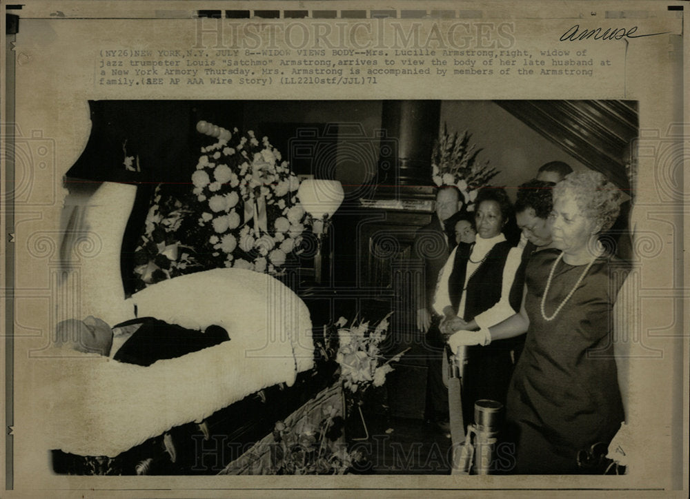 1971 Press Photo Louis Satchmo Armstrong Widow - Historic Images