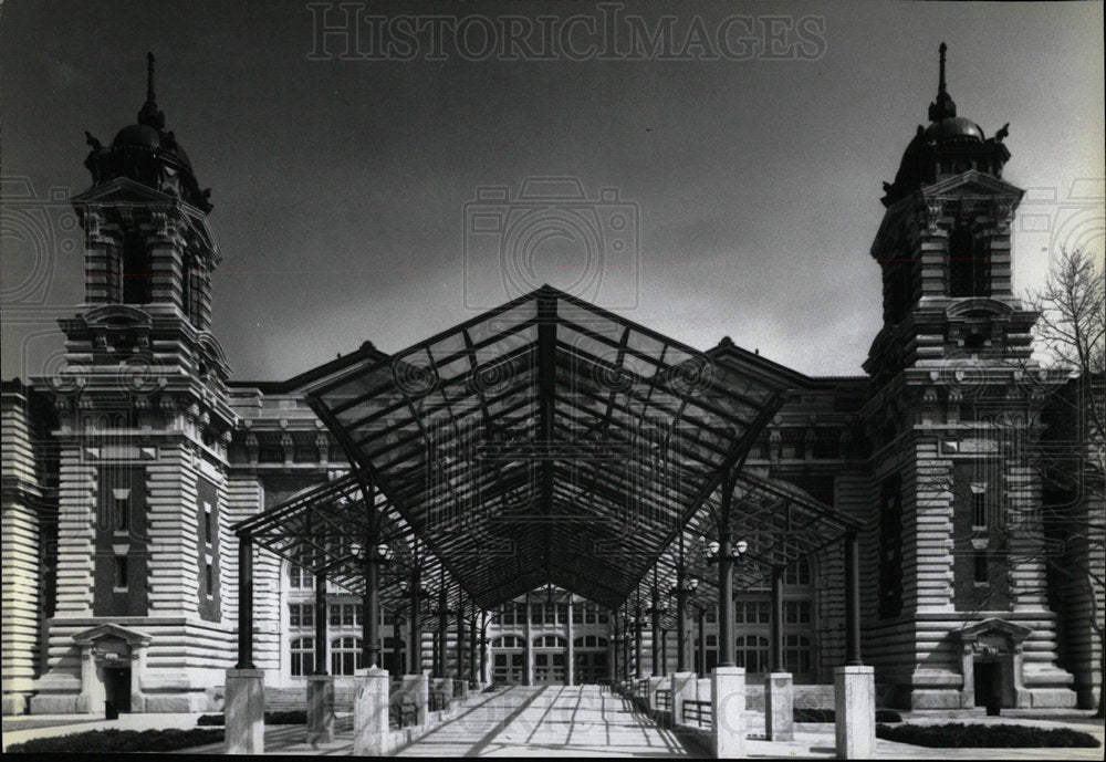 1990 Press Photo Ellis Island - Historic Images