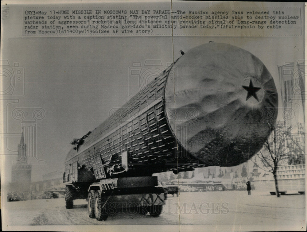 1966 Press Photo Huge Missile Moscow Russia Parade - Historic Images