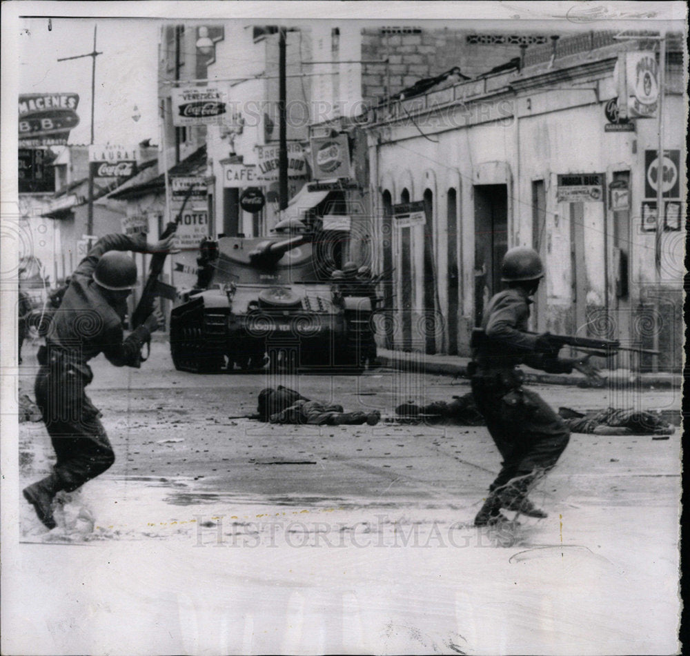 1962 Press Photo Puerto Cabello Revolt - Historic Images