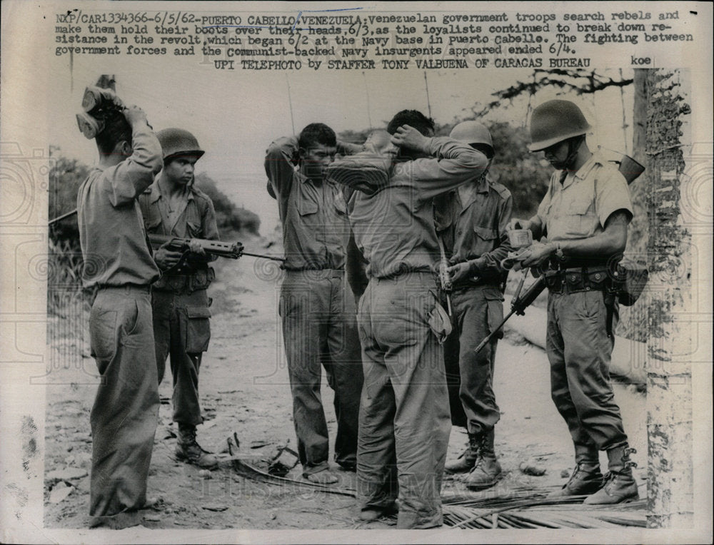 1962 Press Photo Venezuelan Troops Search Rebels Boots - Historic Images