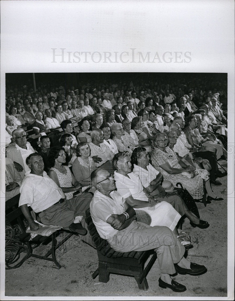 audience at the Miss St. Petersburg contest - Historic Images