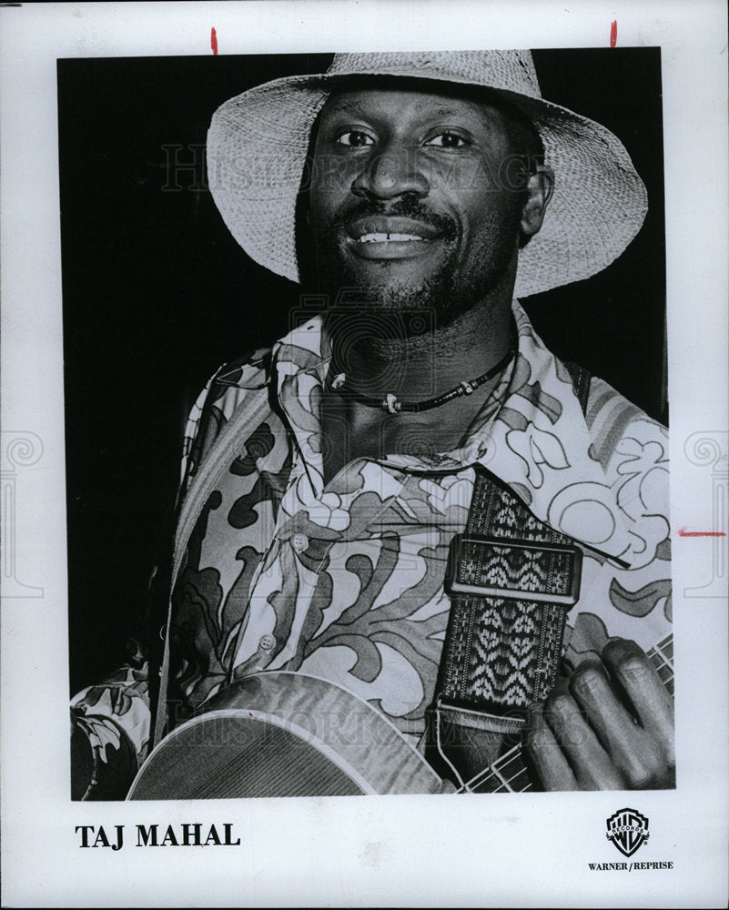 1977 Press Photo Taj Mahal Singer - Historic Images