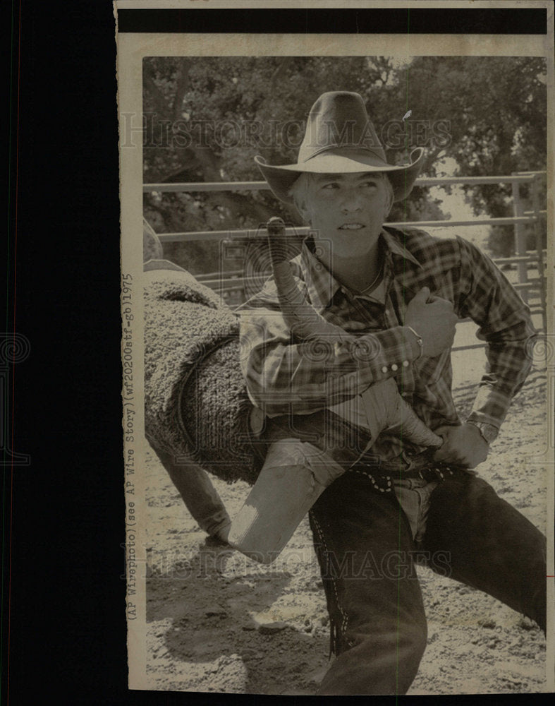 1975 Press Photo Steve Ford Learns Bulldogging - Historic Images