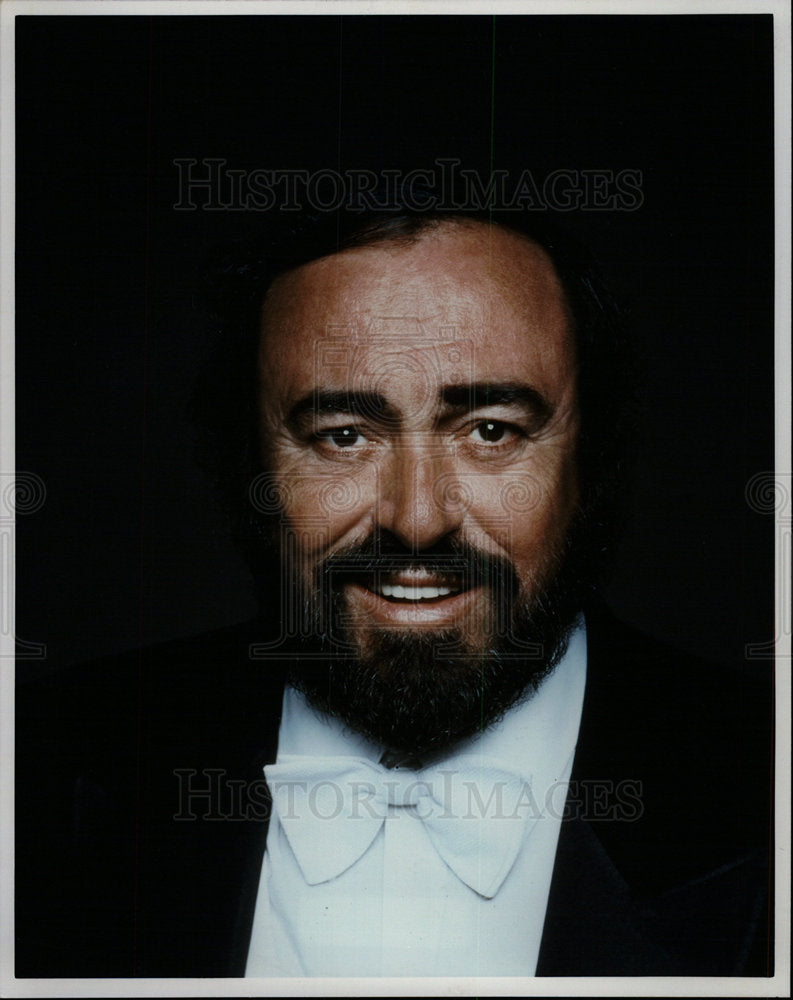 2001 Press Photo Singer Luciano Pavarotti - Historic Images