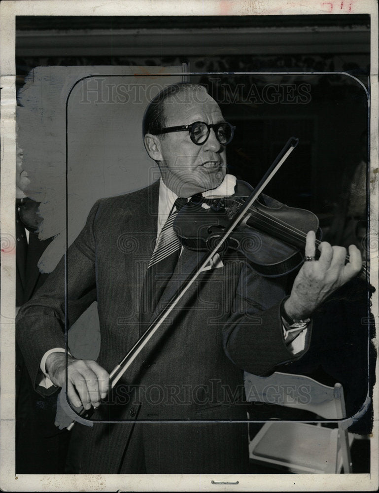 1955 Press Photo Comedian Violinist Jack Benny - Historic Images