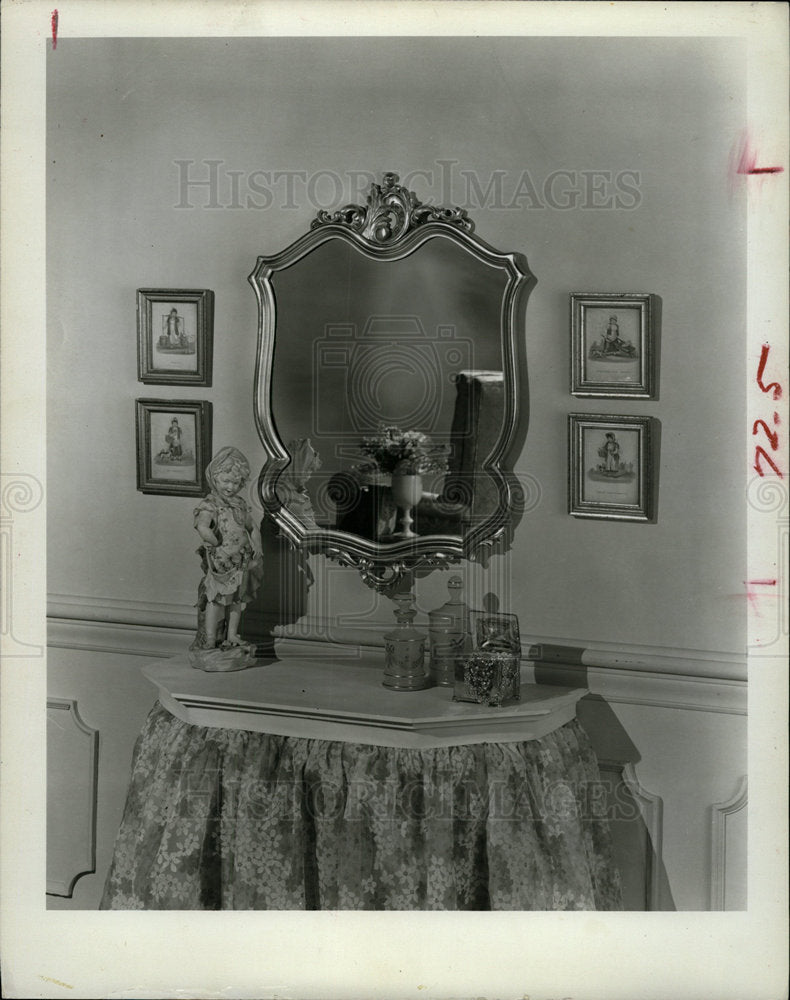 1963 Press Photo Feminine Vanity Mirror - Historic Images