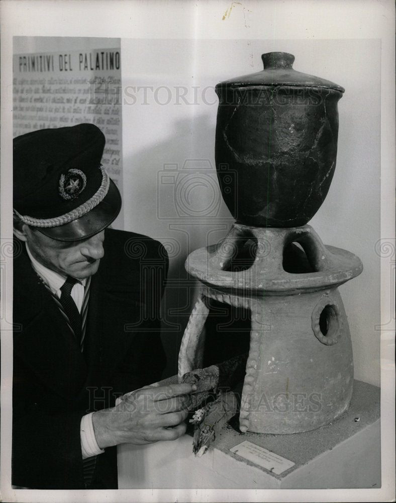 1954 Press Photo Rome Stive spaghetti - Historic Images