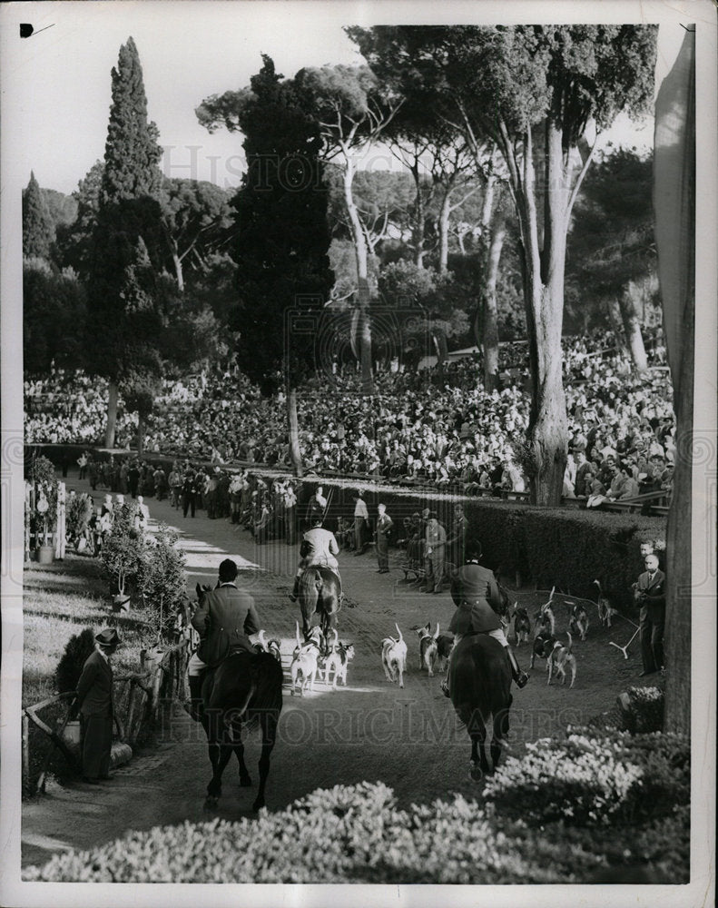 1955 Press Photo Borghese Gardens Horse Parade Rome - Historic Images