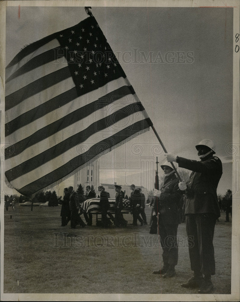 1967 Press Photo Army Keith Huffstutler buried Crown - Historic Images